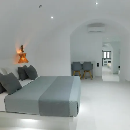Caldera Bird's Eye Suites Fira (Santorini)