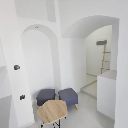 Caldera Bird's Eye Suites Bed & Breakfast Fira (Santorini)