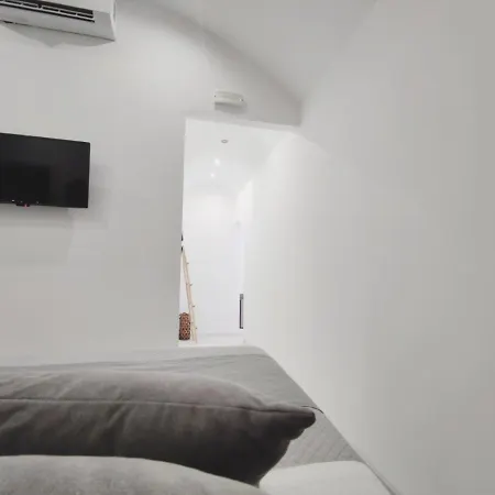 Caldera Bird's Eye Suites Fíra